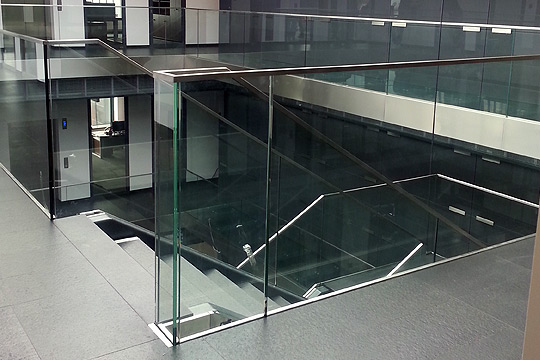 nowoczesne balustrady szklane